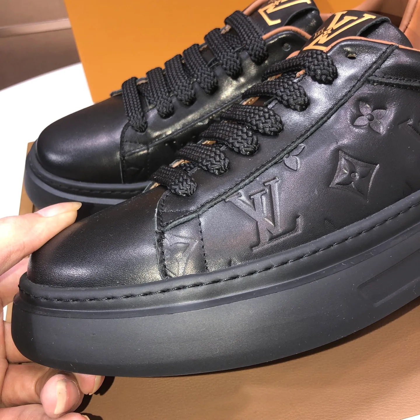 Men's shoes 💰480💰[LOUIS VUITTON] Original order price (water-dyed cowhide lining) new model 🍀LV Louis Vuitton * - top version of LV classic trendy shoes! Made of imported original cowhide, water-dyed cowhide lining, and original wear-resistant rubber outsole! High quality products! Code number 38-45 (45 is custom-made and cannot be returned or exchanged)
